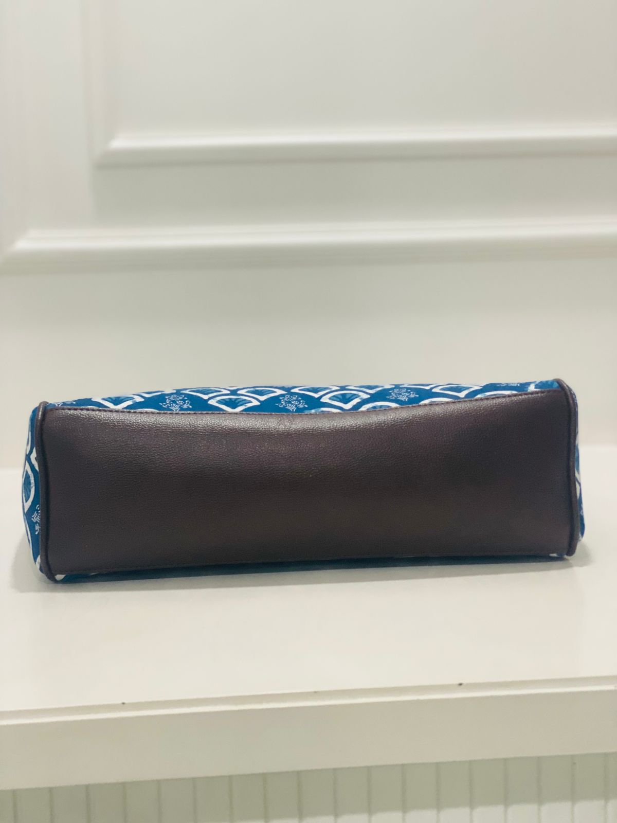 Teal Arc Spacious Laptop Bag